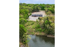 16 S Lakeview Road, Mapleton, KS 66754