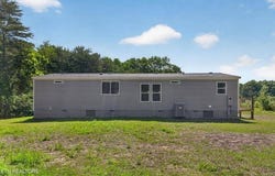 1090 Bill Black Rd, Jamestown, TN 38556