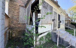 10537 S Corliss Avenue, Chicago, IL 60628