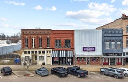 121 E 5th Street, Bonham, TX 75418