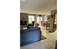 1111 RISDEN Pl, Eugene, OR 97404