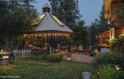 483 Paradise Lane, Pinehurst, ID 83850