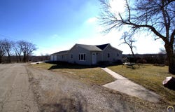417 E 4th St, Onaga, KS 66521