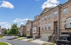 1044 Township Square, Alpharetta, GA 30022