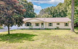 9 WESTON AVENUE, GLADSTONE, MI 49837