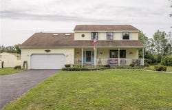 463 Pleasant View Drive, Lancaster, NY 14086