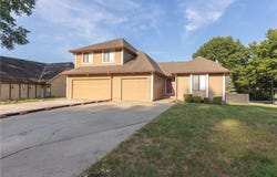 8500 Ditzler Avenue, Raytown, MO 64138