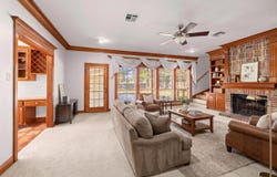 5802 Lake Shadow Dr, Baton Rouge, LA 70817