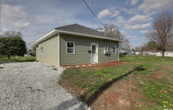 143 E CLINTON Street, Rushville, IL 62681
