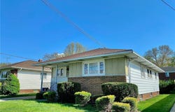 24350 Stephen Avenue, Euclid, OH 44123