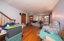 44 Forest Grove Rd, Coraopolis, PA 15108