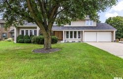 209 PRESTWICK Road, Springfield, IL 62702
