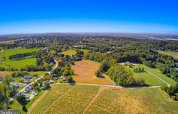 MOUNTAIN Road, YORK, PA 17402