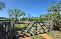 790 CR 102, Llano, TX 78643