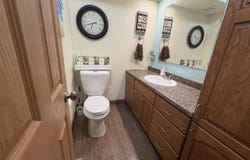 114 Lakeview Ter, Yankton, SD 57078