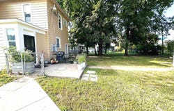 207 S 3rd St, Montezuma, IA 50171