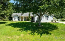 403 W Coventry Dr, Franklin, NC 28734