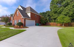 211 White Columns Drive, Kathleen, GA 31047-2059