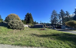Meadow Ln, Brookings, OR 97415