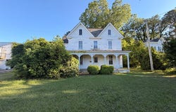 104 MARKET ST, ONANCOCK, VA 23417