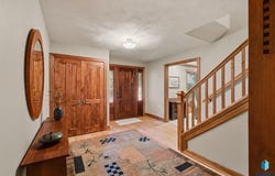 527 Ashmont Rd, Madison, SD 57042