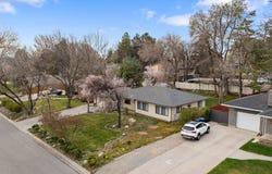 1889 E 4675 S, Holladay, UT 84117