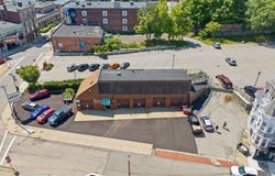 18 Blackstone St, Woonsocket, RI 02895