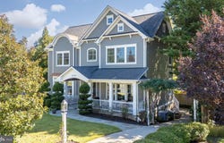 10205 FARNHAM Drive, BETHESDA, MD 20814