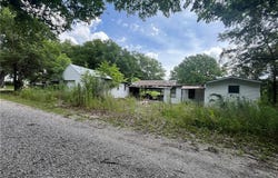 606 N First Street, Creighton, MO 64739