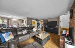 7240 Shirley Avenue, Reseda, CA 91335