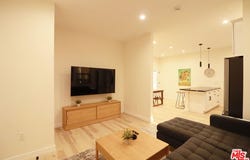 9040 Phyllis Ave, West Hollywood, CA 90069