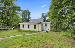 11 Second St, Brimfield, MA 01010
