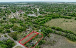1002 Proctor St, Lockhart, TX 78644