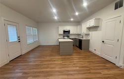 905 E 10th Street, Bonham, TX 75418