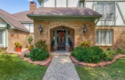 807 Longview Drive, Sugar Land, TX 77478