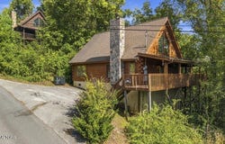 2205 Eagle Feather Drive, Sevierville, TN 37876