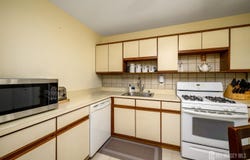 136 Woodmere Drive, Parlin, NJ 08859