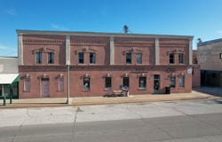 23 W Olive Street, Aurora, MO 65605