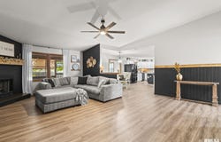 148 PARKWAY Drive, Chatham, IL 62629