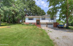 880 Oak Crest, Baxter Springs, KS 66713