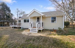 6498 CHURCH ST, CHINCOTEAGUE, VA 23336