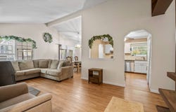 28 Yaphank Ave, Brookhaven, NY 11719