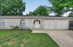 910 Kerry Street, Benbrook, TX 76126