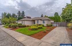 645 N 12th Av, Stayton, OR 97383