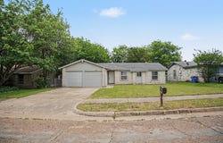 1434 Oakbrook Street, Lancaster, TX 75134