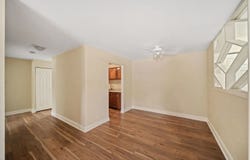 1065 Valley Lane, Hoffman Estates, IL 60169