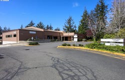 2699 N 17TH St, CoosBay, OR 97420
