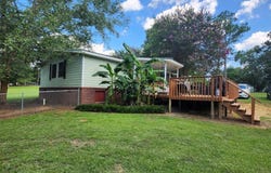 407 S Mills Street, Doerun, GA 31744