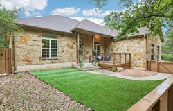 267 Corral Rd, Smithville, TX 78957