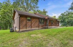 20104 Pickering Road, Belton, MO 64012